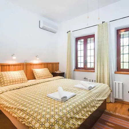 Βίλα Sleeps 5 Air Con Wifi *