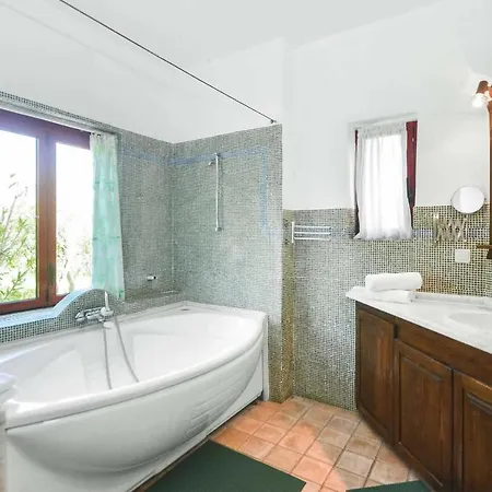 Sleeps 5 Air Con Wifi *